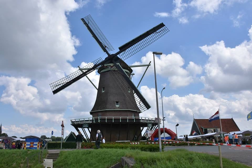 Molen 'De Hoop' opent seizoen met Muzikale Tour door de molen