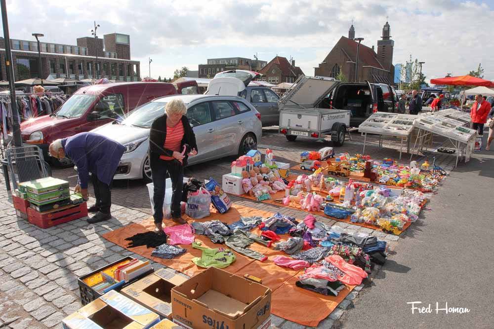 Kofferbakmarkt en Braderie in Hoogkarspel