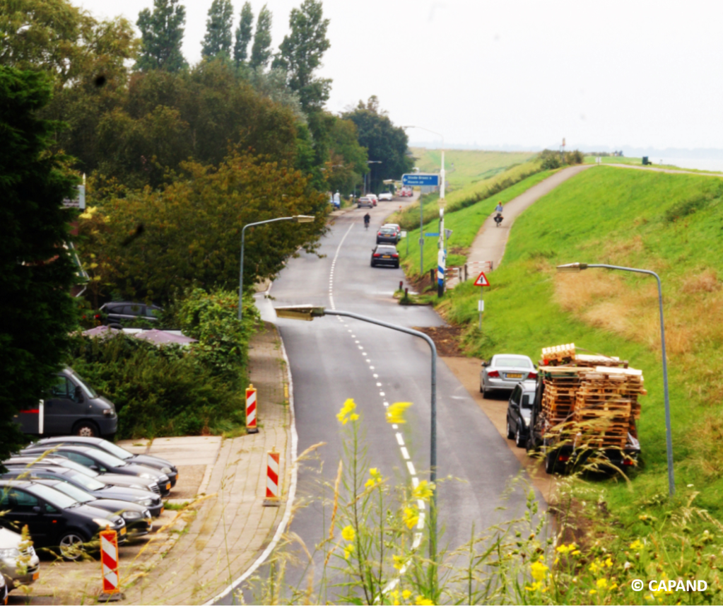 Dijkweg t.h.v. de Middenweg - Foto © CAPAND
