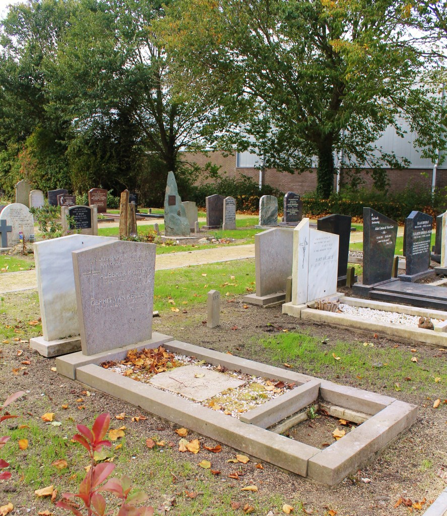 Oosterbegraafplaats in Andijk gerenoveerd en voorzien van informatiebord - foto © G. van Keulen