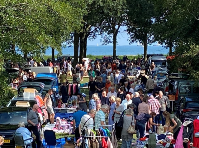 Kofferbakmarkt in het Nesbos | Andijk | APB